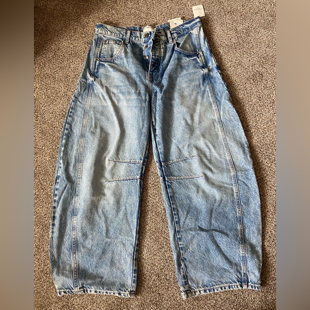 We The Free Ultra Light Beam Barrel Jeans
-Brand New Never Worn